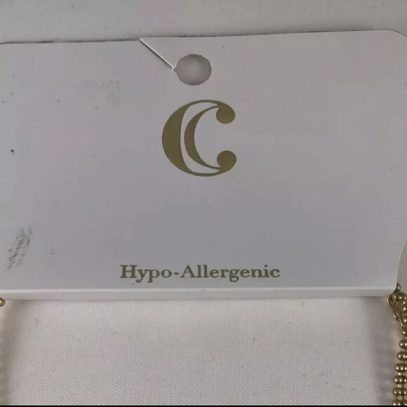 Charming Charlie Adjustable Hypo Allergenic Gold Necklace W/ Plain Charms NWT - Picture 3 of 3